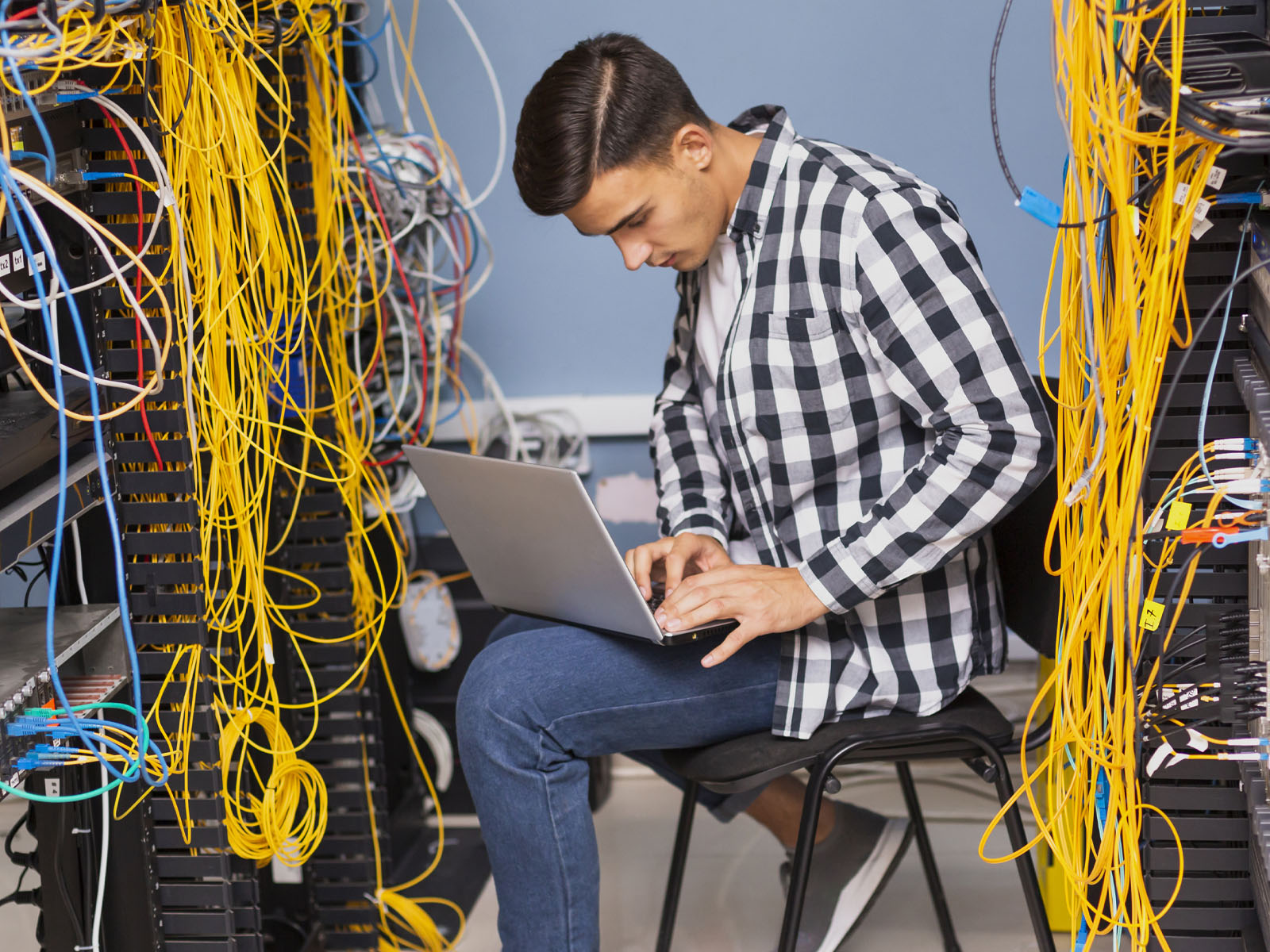 اهمیت امنیت شبکه در سازمان‌ها و شرکت‌ها و لزوم توجه ویژه به آن